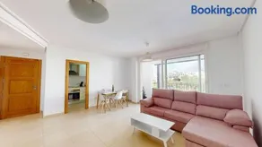 Appartement de vacances adapté aux familles avec piscine, jardin et terrasse - Image 4