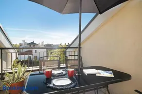 Appartement de vacances entièrement équipé avec internet haut débit et terrasse | Vue jardin | Adapté au travail à distance - Image 4