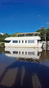 Old Willow Houseboats - Image 3