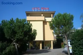 Hotel Roma - Image 1