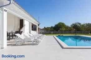 Villa Piljan - managed by Travel Istria - Image 4