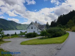 Irenegarden - Fjord view holiday home - Image 4