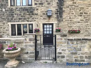 The Cottage, cosy 2 bedroom pet friendly perfect for contractors free secure parking,CCTV - Image 4