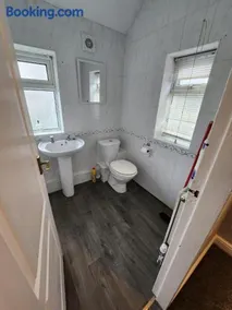 Fox Hollies Shared House - Image 4