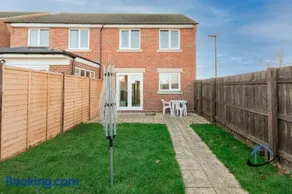 Davies House - Modern King Beds, free parking, wifi, Contractors. - Image 3