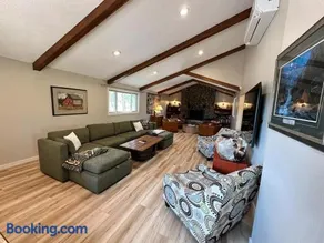 Newly updated! Pine Lodge, Cabin and bunkhouse - Image 2