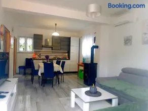 Welcoming house with AC in the forest region and 700 m to the beach - Image 3