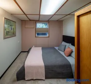 West Seattle 2BR Easy Access to Stadiums & Downtown - Image 1
