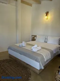 Sonia`s luxury apartment with jacuzzi - Image 4
