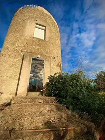 L'insolite et médièvale Tour Yselda - Image 1