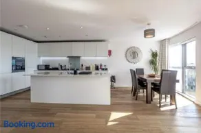 The Luxurious Semi-Circle - Image 4