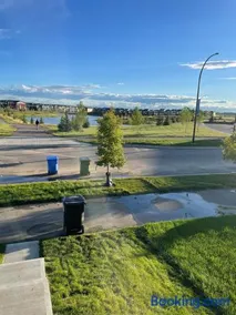 Modern Rangeview Stay Near YMCA & Cineplex Cinema - Image 3