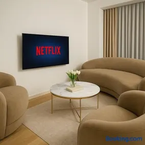 Lux Line Apartment - Image 3