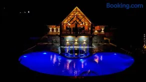 Triangles Resort - Image 1