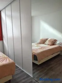 Townhouse with 50 m2 garden near Lille Please note one bedroom and a sofa bed - Image 2