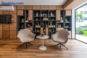 Boutique Apartments with Rooftop Pool in Prime Miraflores - Image 2