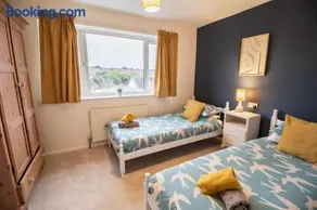 Seaview Beach house stones throws from the sea By Air Premier - Image 3