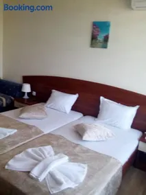CAPUCCINO GUEST APARTMENTS - FREE PARKING and Wi-Fi - Image 2