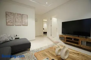 Apartment with Private Entrance - 1A - Image 3