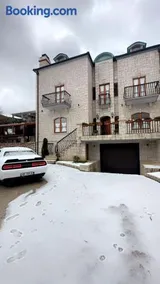 Mari's Guesthouse - Image 1
