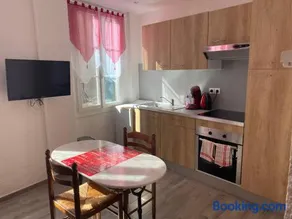 studio avec wifi à 50 m de la plage dans une rue piétonne - Image 1