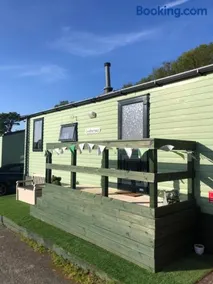 Cosy holiday caravan minutes from the beach - Image 1