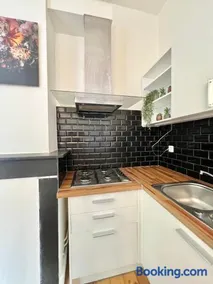 Elegant Stay in Vibrant Ixelles - Image 3
