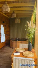 Escapade luxe avec bain nordique privatif au bord du canal - Image 1