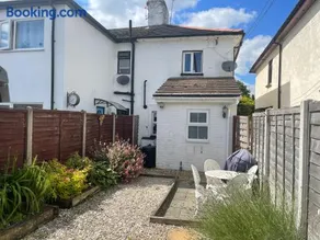 April Cottage Ringwood - Image 5