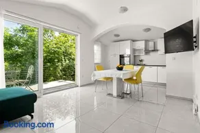 Delux house with jaccuzzi - Image 2