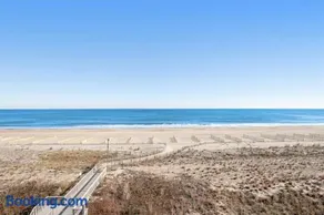 Oceanfront fifth floor condo with sauna pools & hot tub on site - Image 2