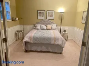 Beautiful Parkside Suite - Image 3