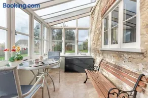 3 Bed in Weymouth oc-s33545 - Image 4