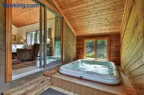 Private Killington Home with Indoor Hot Tub and 2 Living Rooms - Image 2
