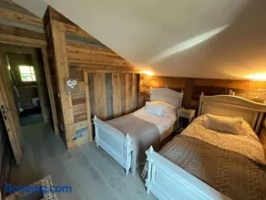 Chalet accogliente e familiare con idromassaggio, sauna e giardino | Vista sul lago | Vicino alle piste da sci | Perfetto per il lavoro da remoto | Sono ammessi animali domestici - Image 2