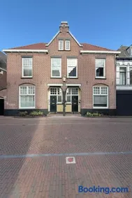 Stadslogement No 11-13 - Image 1
