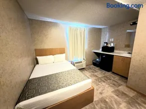 Prairie Moon Inn & Suites - Image 4