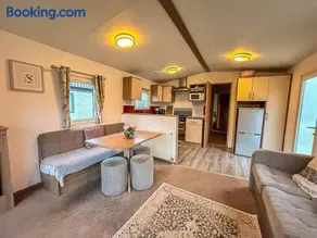 Lovely Caravan With Side Decking At Broadland Sands Park, Suffolk Ref 20204Bs - Image 3