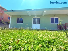 Olive GREEN house - Image 1