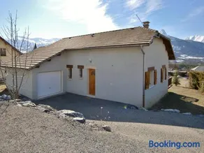 Maison calme avec terrasse à Saint-Pons - Image 2