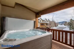 5452 Luge Lane Luxury - Image 2
