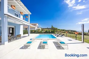 Villa Novtek Istria with Private Heated Pool - Image 1