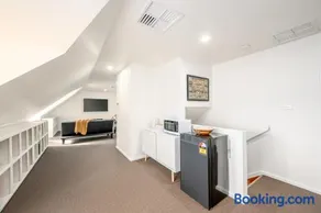 Weekender on Wallace The top floor is all yours - Image 3
