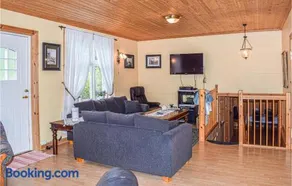 Nice Home In Vik I Sogn With Jacuzzi - Image 4
