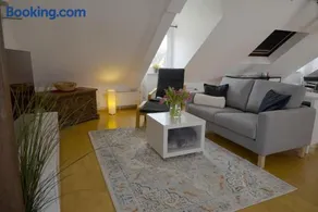 Dachgeschosswohnung - Image 1