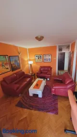 Shangri La Residence free parking or private garage - Image 3
