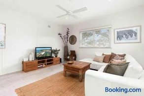 Whitewash Cottage by Experience Jervis Bay - Image 2