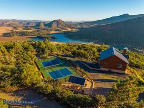 Pickleball Ranch, Cedar Hot Tub, Gorgeous Views - Image 1