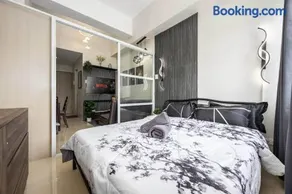 Modern and Stylish Near at Cebu IT Park with City View - Image 3