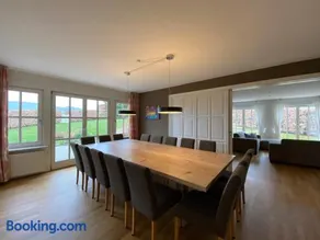 Villa Vahl Luxe groepsvilla, 16 personen, tuin met BBQ en sauna, open haard, perfect voor families & retreats - Image 1